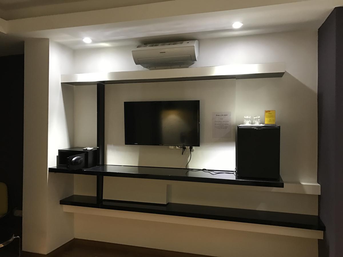 Benny'S City Hotel Sihanoukville Ngoại thất bức ảnh